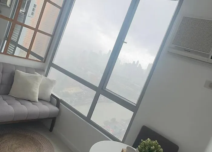 Apartment La Casa Zen - Cozy With Private Wi-fi, Complimentary Access To Fitness Centre, Swimming Pool And Stunning View Located Near The Cbd Of Ortigas, Makati, Bgc Manila