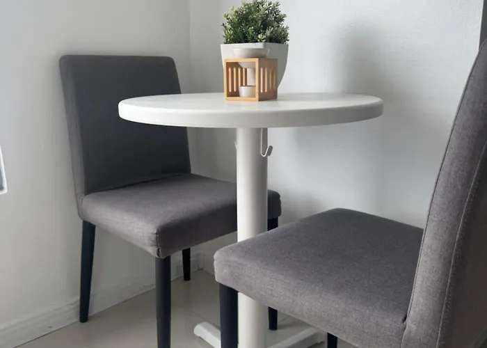 La Casa Zen - Cozy With Private Wi-fi, Complimentary Access To Fitness Centre, Swimming Pool And Stunning View Located Near The Cbd Of Ortigas, Makati, Bgc Apartment Manila