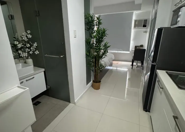 La Casa Zen - Cozy With Private Wi-fi, Complimentary Access To Fitness Centre, Swimming Pool And Stunning View Located Near The Cbd Of Ortigas, Makati, Bgc